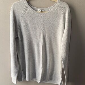 GAP Women's Light Gray Crew Neck Sweater